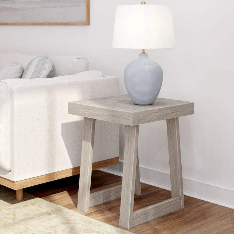 Table d'appoint carrée classique