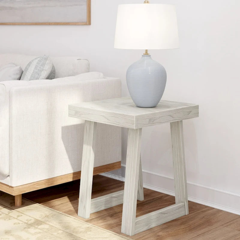 Table d'appoint carrée classique