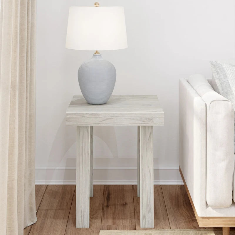 Table d'appoint carrée classique